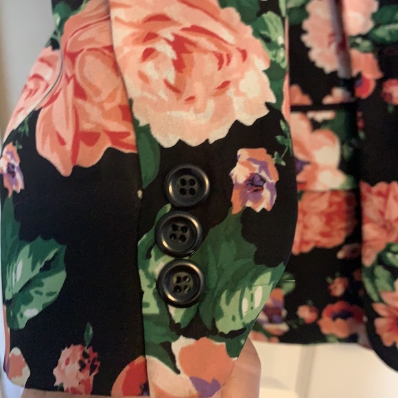 Beautiful floral vintage blazer with real pockets - Picture 3 of 4